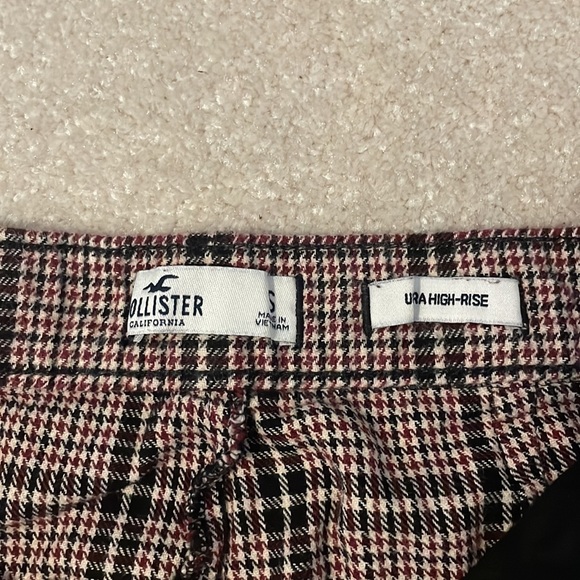 Hollister Ultra High Rise Pants - Picture 2 of 3
